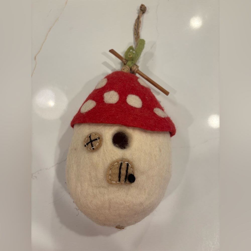 Felt mushroom birdhouse decor handmade woodland - Picture 6 of 8